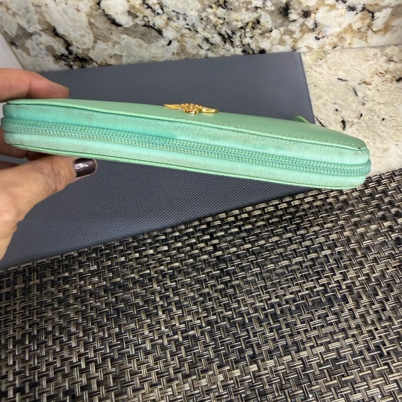 GUC Vivienne Westwood Mint Sea Green Luxury Zipper Wallet - Picture 6 of 12